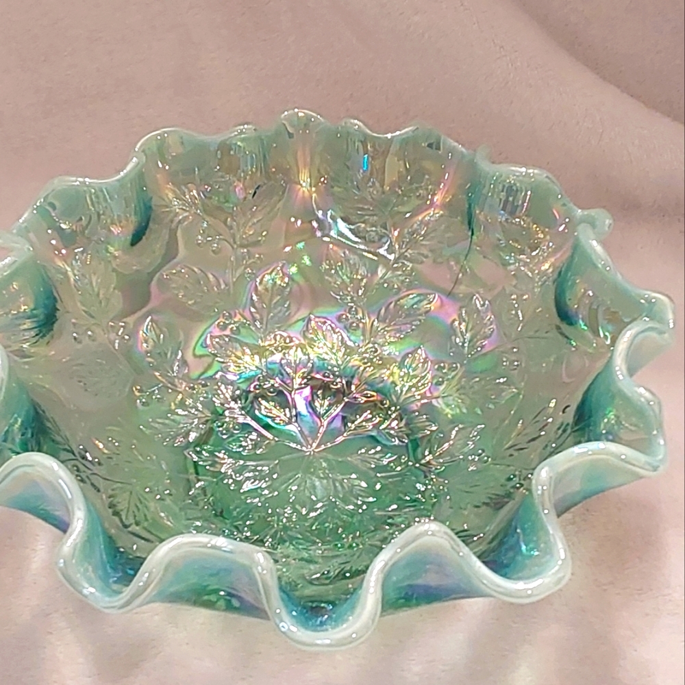 Fenton glass basket (Carnival glass) - Picture 2 of 4